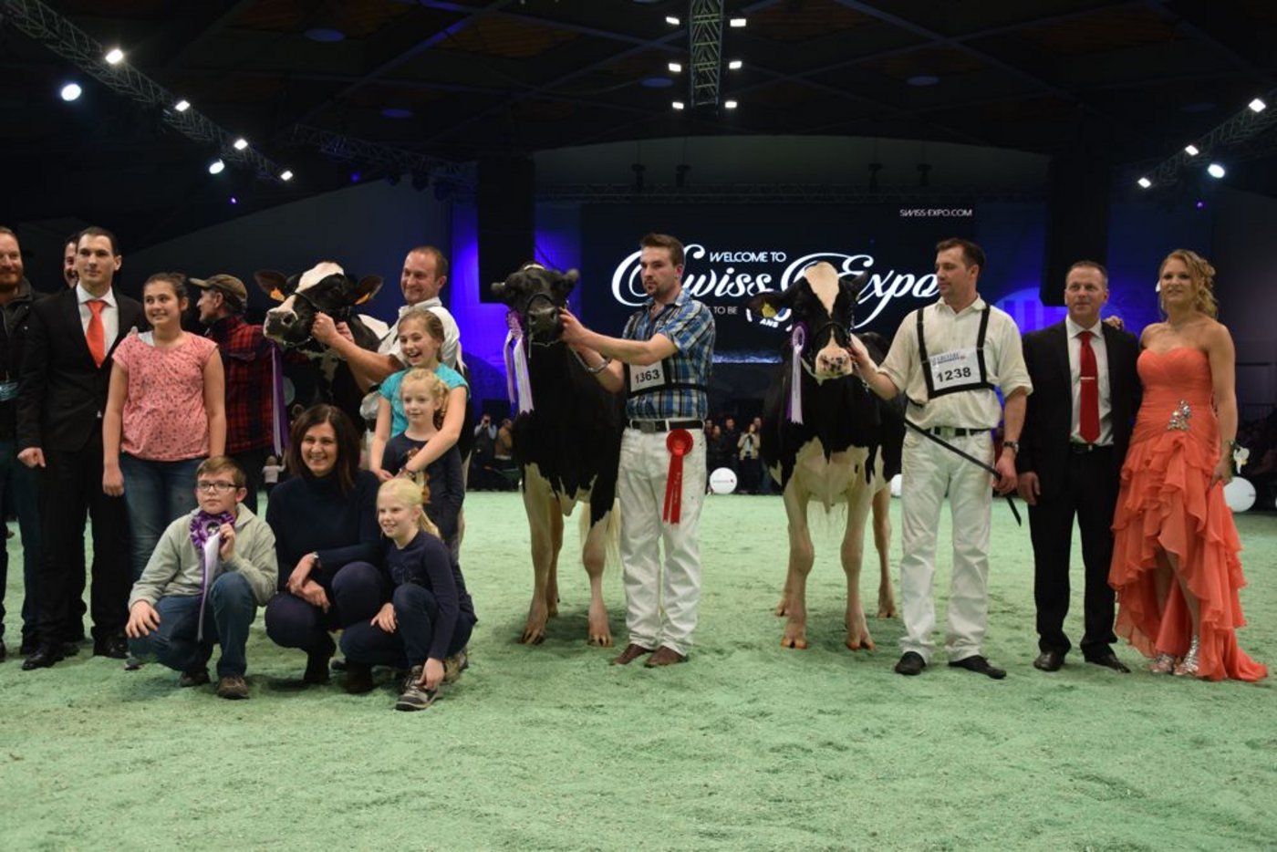Intermediate Champion (links): Du Bon Vent Brawler Inkapi, All Beltramino / Bag2 / Al.be.ro / Bach / Sarreri (Italien).  Reserve Intermediate Champion (rechts): Mox Shottle Domenica, Christian Berger / C. Luginbühl, Aeschi bei Spiez.  Mention Honorable (rechts): Ptit Coeur Atwood Mafalda, Roger Frossard, Les Pommerats. 