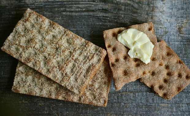 Es klafft das Butterloch – jetzt handelt die Branchenorganisation Milch Magere Zeiten: Schweizer Butter ist Mangelware. Mit passenden Anreizen soll sich das künftig ändern. (Bild PIxabay)