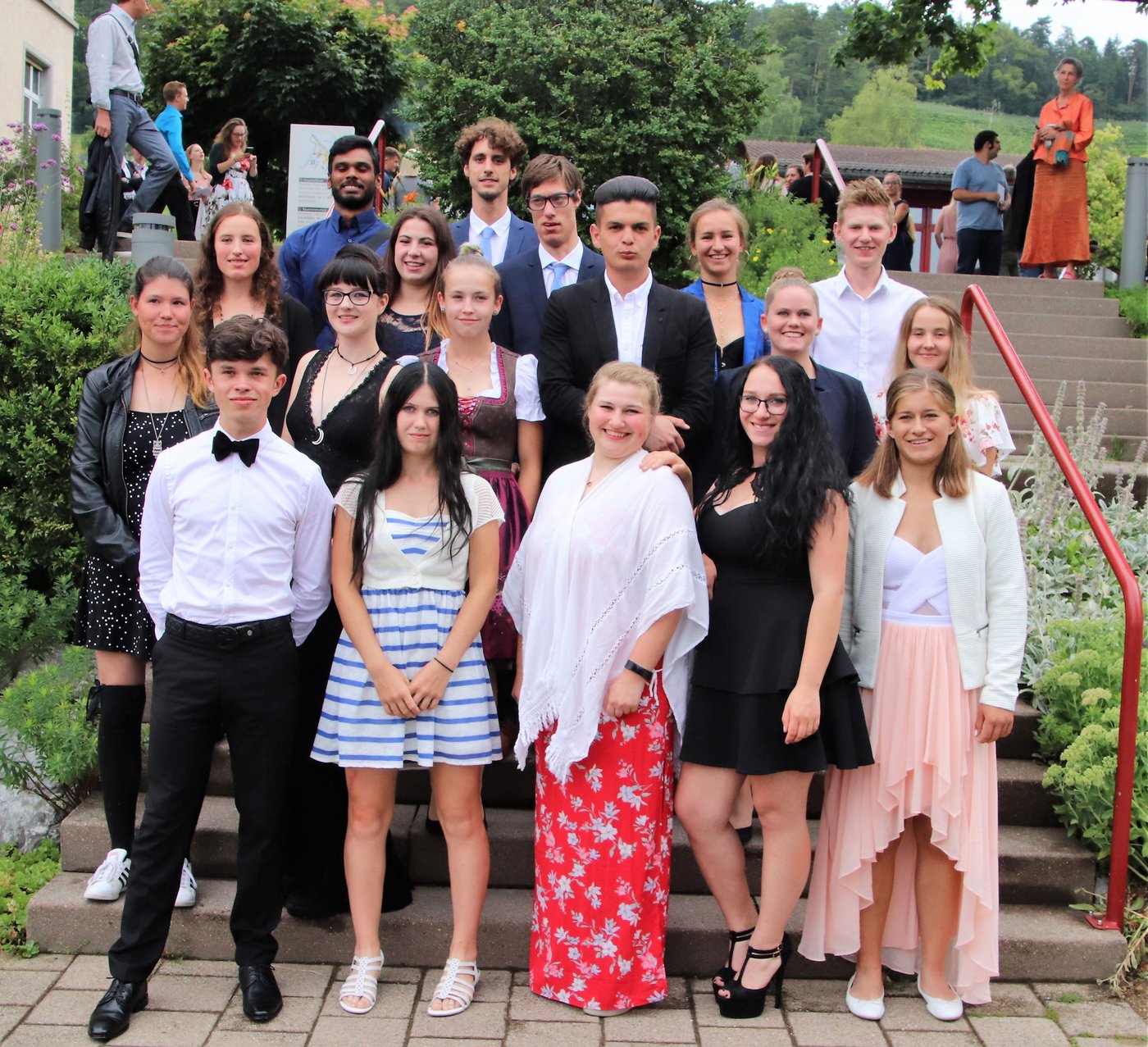 Das sind die erfolgreichen Absolventinnen und Absolventen der Ausbildung Pferdewart(in) EBA