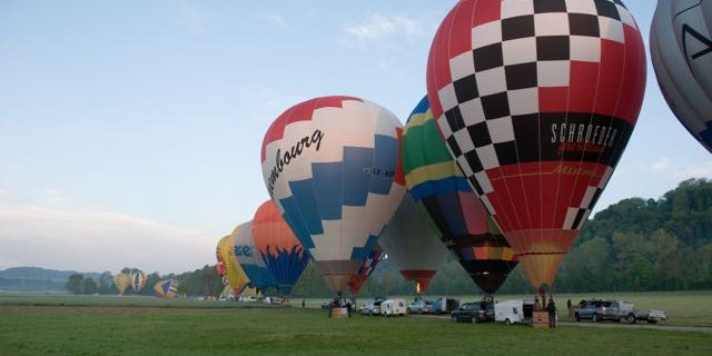 Ballonfahrer haben das Recht, ausserhalb von Flugplätzen zu starten und zu landen, das heisst auch, auf Feldern von Landwirten. (Bild René Louis, SBAV)