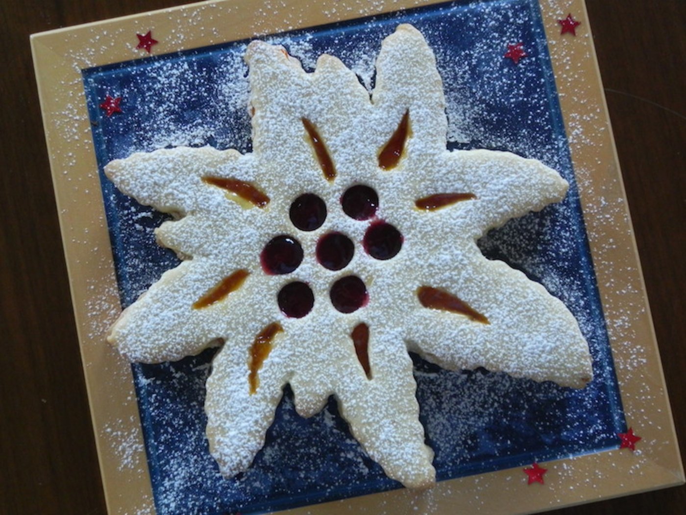 Mit diesem Spitzmädchen-Edelweiss-Chräpfli holte sich NIcole Aschwanden den Hauptgewinn beim BauernZeitung Guetzli-Wettbewerb.