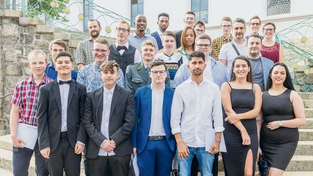 Die Milchtechnolog(i Die Milchtechnolog(innen) EFZ und Milchpraktiker(innen) EBA.