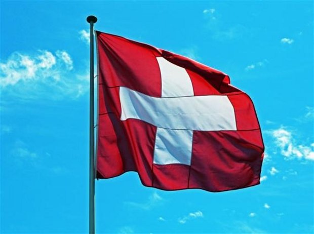 Wann darf das Schweizerkreuz verwendet werden? Der Bundesrat hat am 2. September die Swissness-Verordnung in die Vernehmlassung geschickt. (Bild Andrea Damm / pixelio.de)