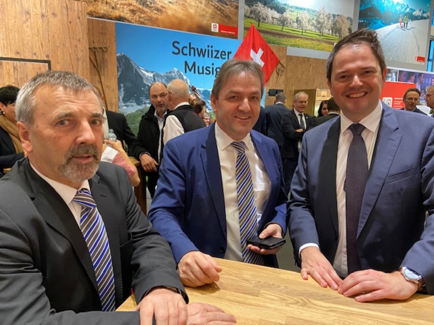 Milchspezialisten: SMP-Präsident Hanspeter Kern, Direktor Stephan Hagenbuch und Marketingchef Stefan Arnold. (Bild akr)