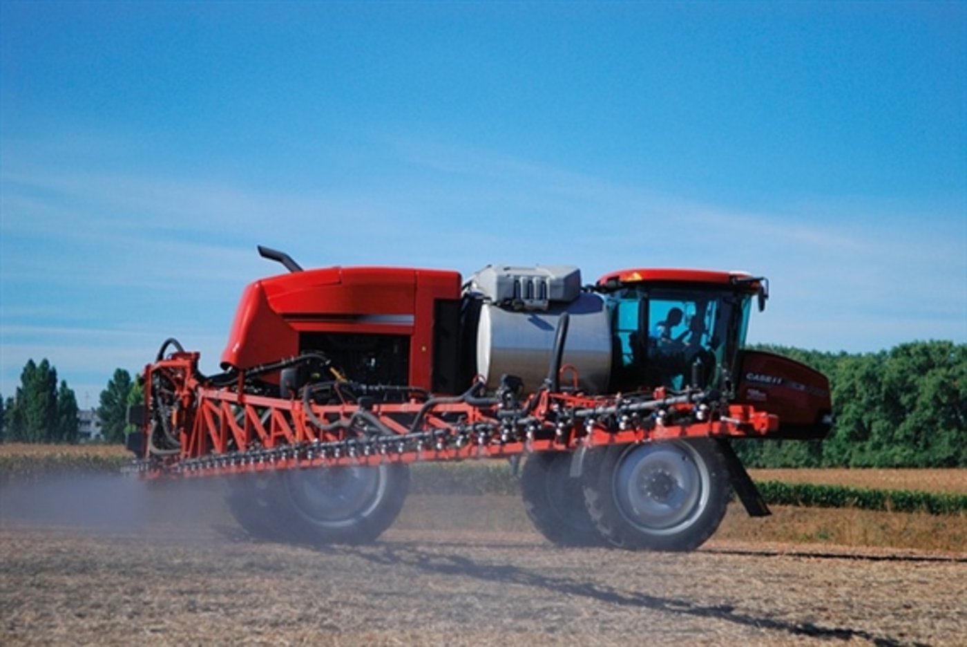 Das Totalherbizid Glyphosat ist heftig umstritten: Entsprechend schwer tut sich die EU-Kommission mit einem Entscheid über eine weitere Zulassung. (Bild Pixabay)