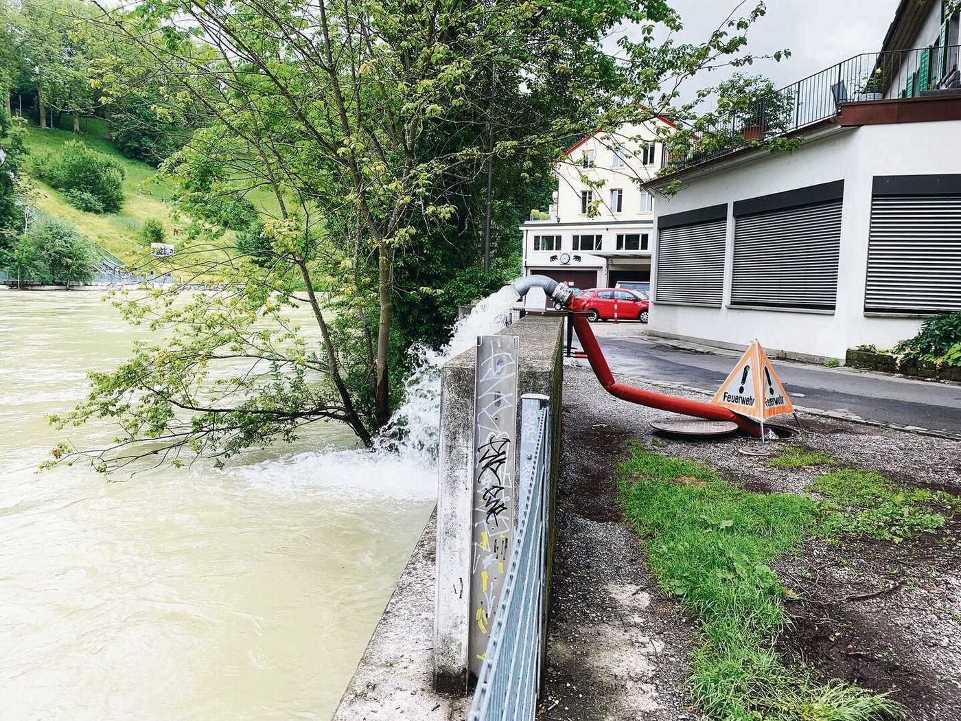 Der Herbstanfang zeigt sich versöhnlich, doch was kommt als nächstes? In den folgenden Tagen erreicht wieder feuchte Luft den Alpenraum und kann wechselhaftes und nasses Wetter bringen. Die Temperaturen sollten aber nicht zu stark absinken.