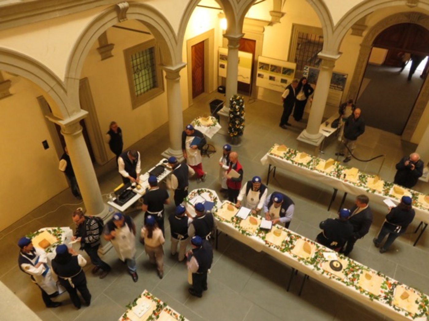 Die Superjury der Swiss Cheese Awards hatte am Samstagvormittag die Qual der Wahl. (Bilder Josef Scherer)