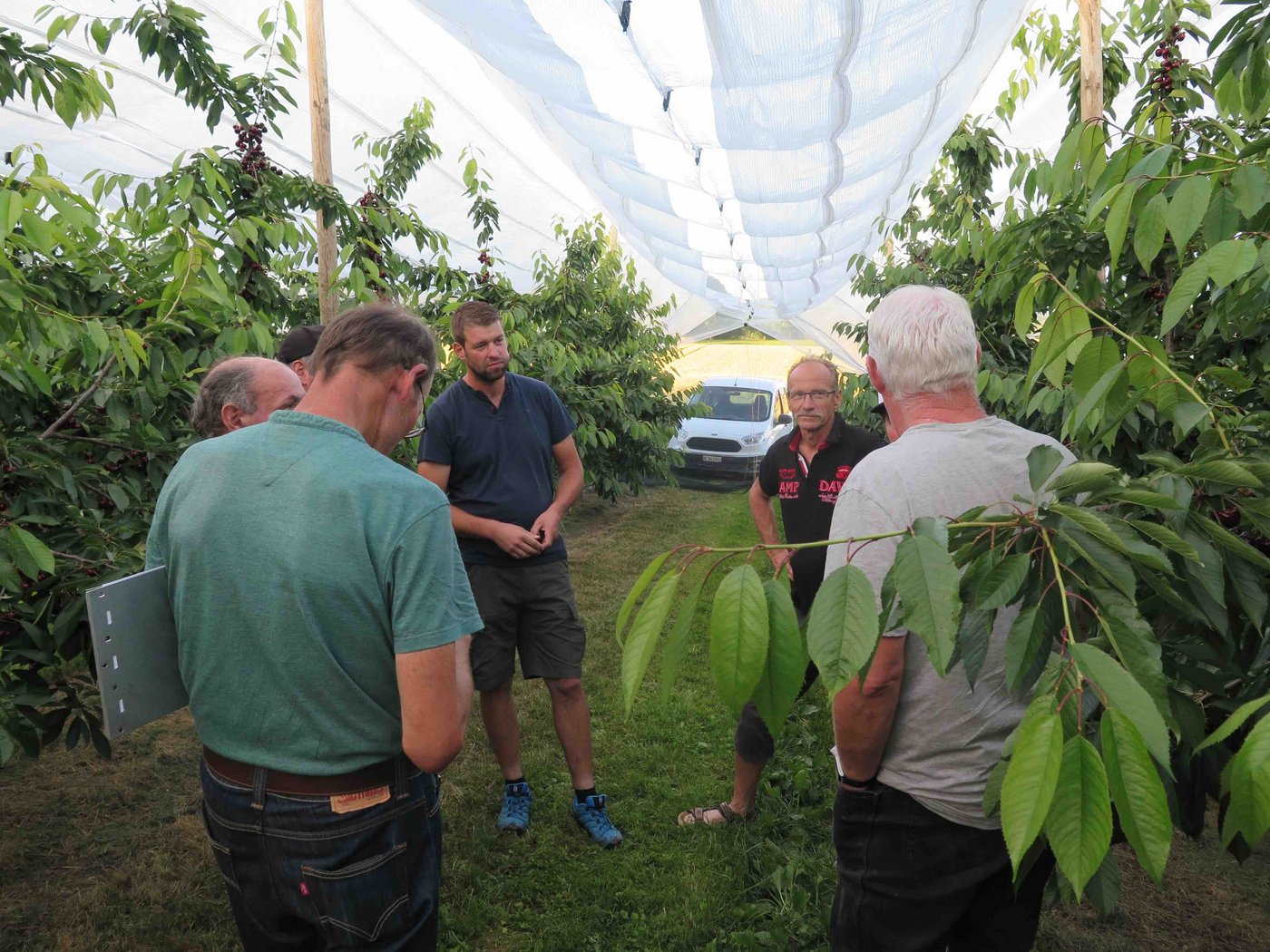 Die Infos aus erster Hand: Berufskollegen berichten über ihre Erfahrungen mit verschiedenen Sorten. (Bild zVg) 