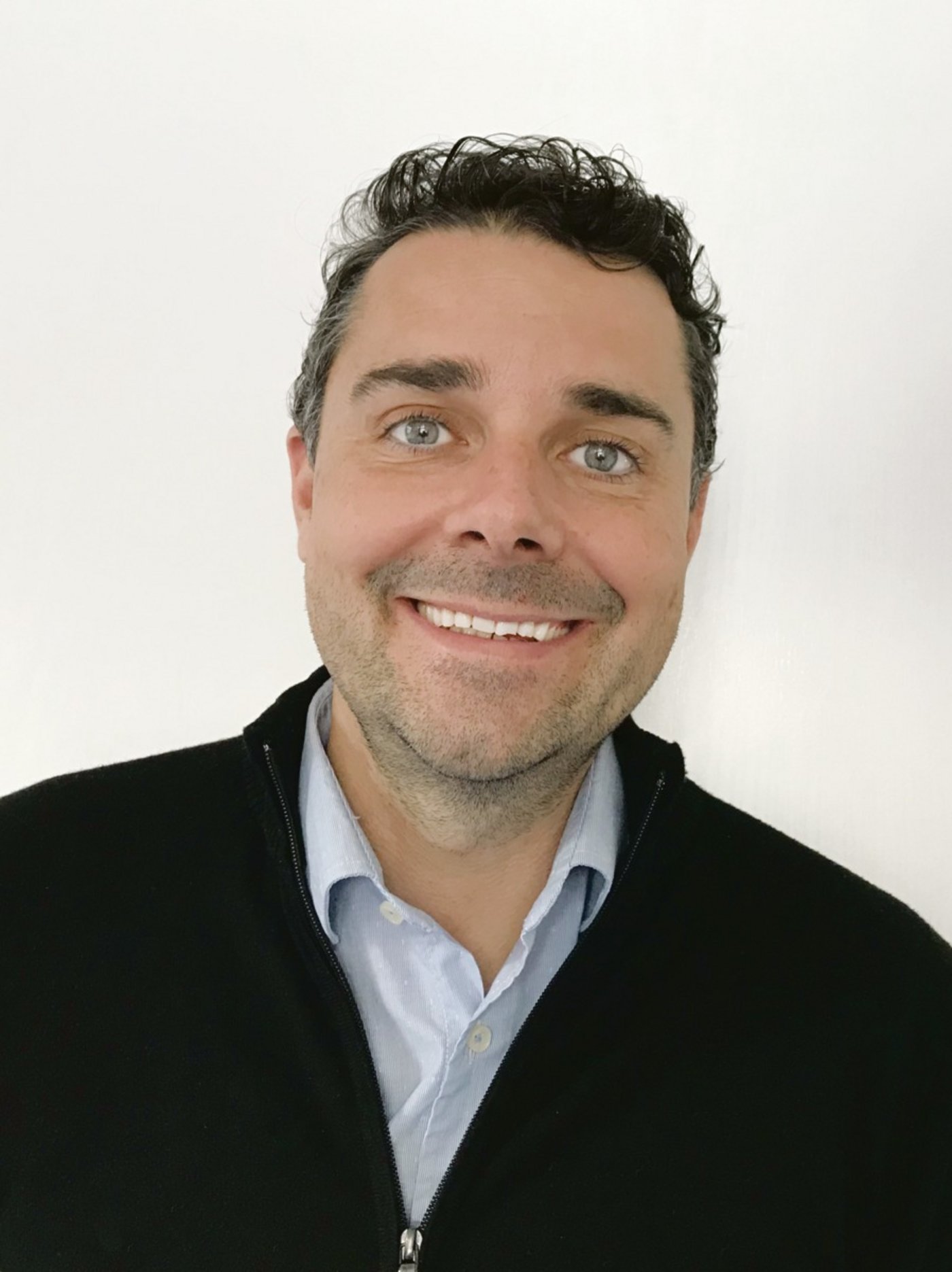 Sacha Jacqueroud vergeht das Lachen angesichts des Weinangebots der Landi. (Bild zVg