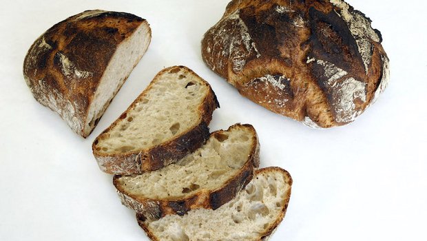 Ideal für Kleinhaushalte: Brot kann scheibenweise tiefgekühlt werden, so kann jeweils die Menge aufgetaut werden, die man essen möchte. (Bild Monika Neidhart)