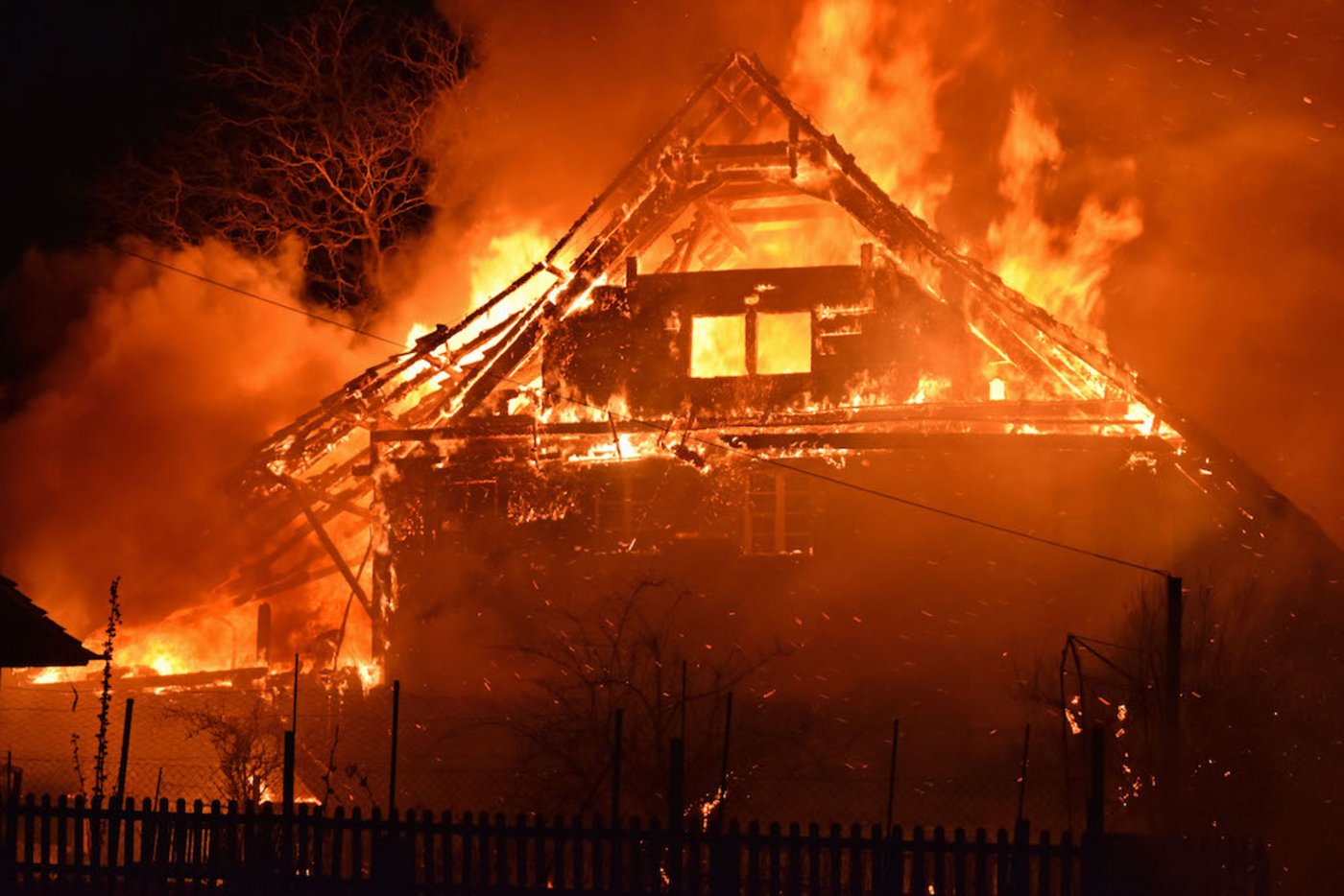 Der Brand war kurz vor 2 Uhr morgens gemeldet worden.
