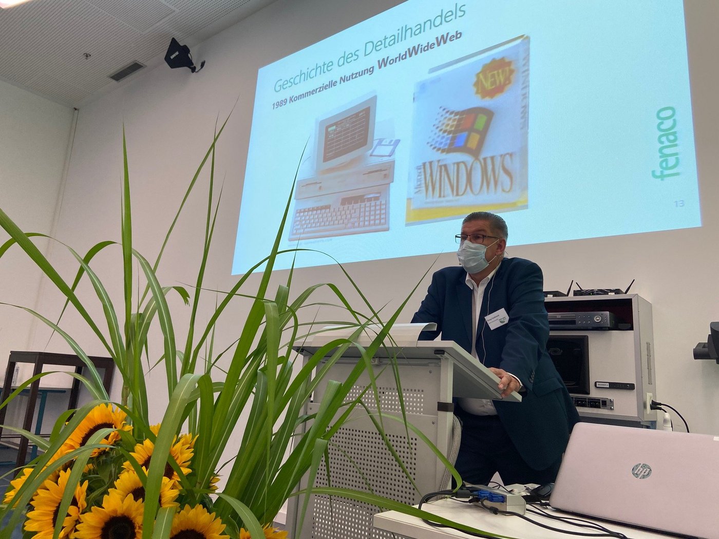 Der ehemalige Volg-Chef Ferdinand Hirsig erläuterte, warum ein ländlicher Detailhandel Zukunft haben dürfte. (Bild akr)