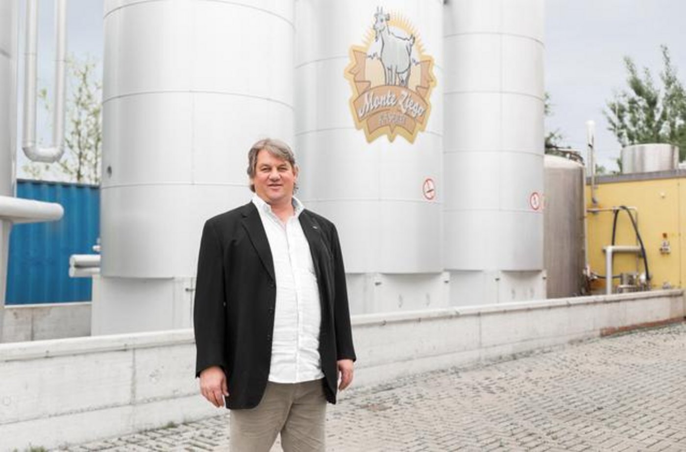 Martin Buhl will seine Ziegenkäserei zum Nullenergie-Betrieb umbauen. (Screenshot klimaretter.info)