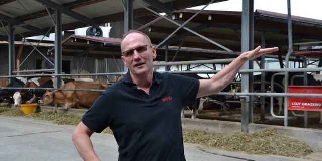 Landwirt Ruedi Bigler aus Moosseedorf BE hat erste Konsequenzen aus dem Klimawandel gezogen und Anpassungen auf seinem Betrieb vorgenommen. (Bilder jw)