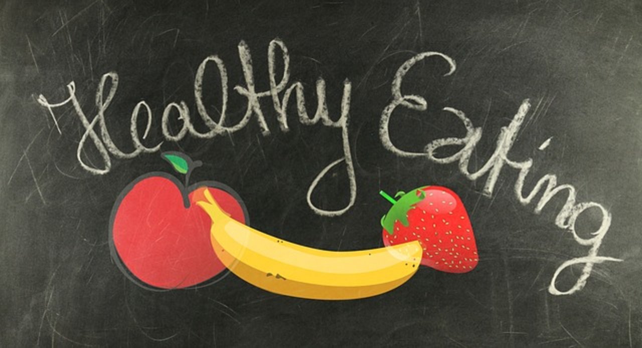Im Gegensatz zu etwa den Folgen von Drogenkonsum seien jene einer ungesunden Ernährung zu wenig bekannt. Daher müssten die Kinder mehr über gesunde Ernährung in der Schule lernen. (Bild Pixabay)