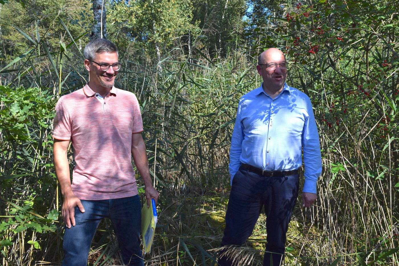 Simon Zeller (links) und Beat Tinner wollen ein Zeichen zum Schutz der Biodiversität setzen.