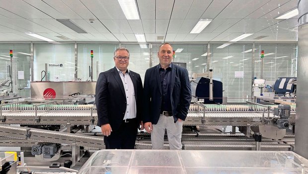 Geschäftsführer Christian Beck (links) und Verwaltungsratspräsident Markus Gerber im Suisselab-Labor. 