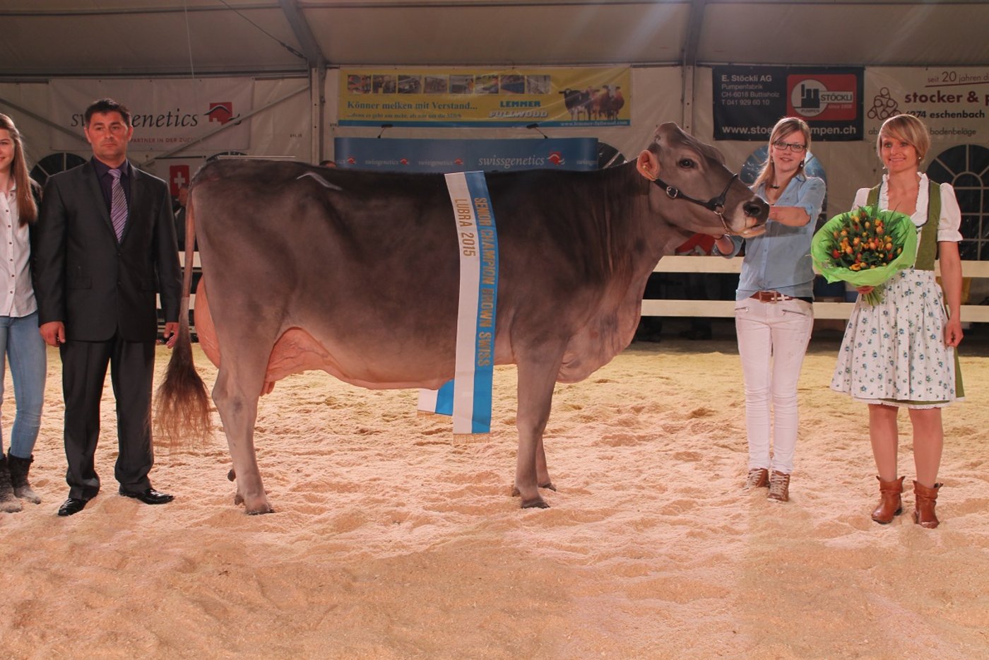 Grand Champion und Schöneuersiegerin ältere: MOCAMBO-ET JOYA von Josef Portmann, Schüpfheim.