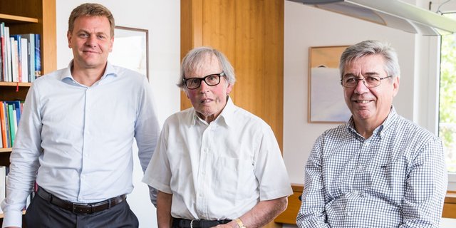 Zum 25-Jahr-Jubiläum der Fenaco im vergangenen Jahr trafen sich die 3 bisherigen Chefs: Martin Keller (seit 2012), Ulrich Schlup (1993 bis 2002) und Willy Gehriger (2002 bis 2012). (Bild zVg)