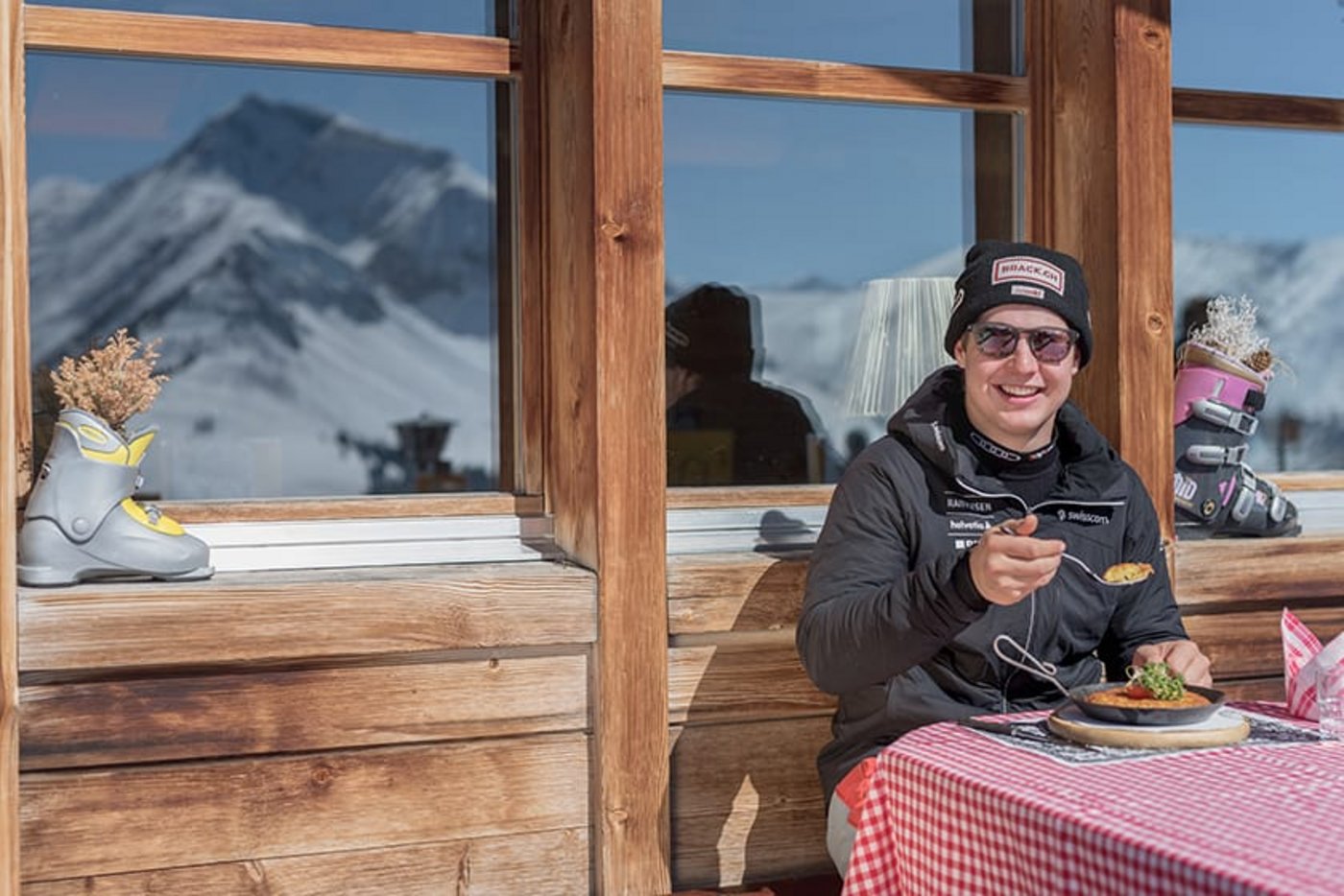 Rösti ist eine seiner Lieblingsspeisen. (Bild larsroesti.ch)