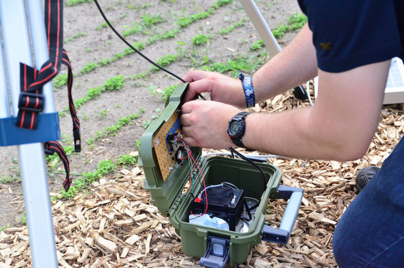 Die Station übermittelt Messdaten an einen Computer. Dafür waren die Programmierfähigkeiten von Steffen Wermers gefragt.