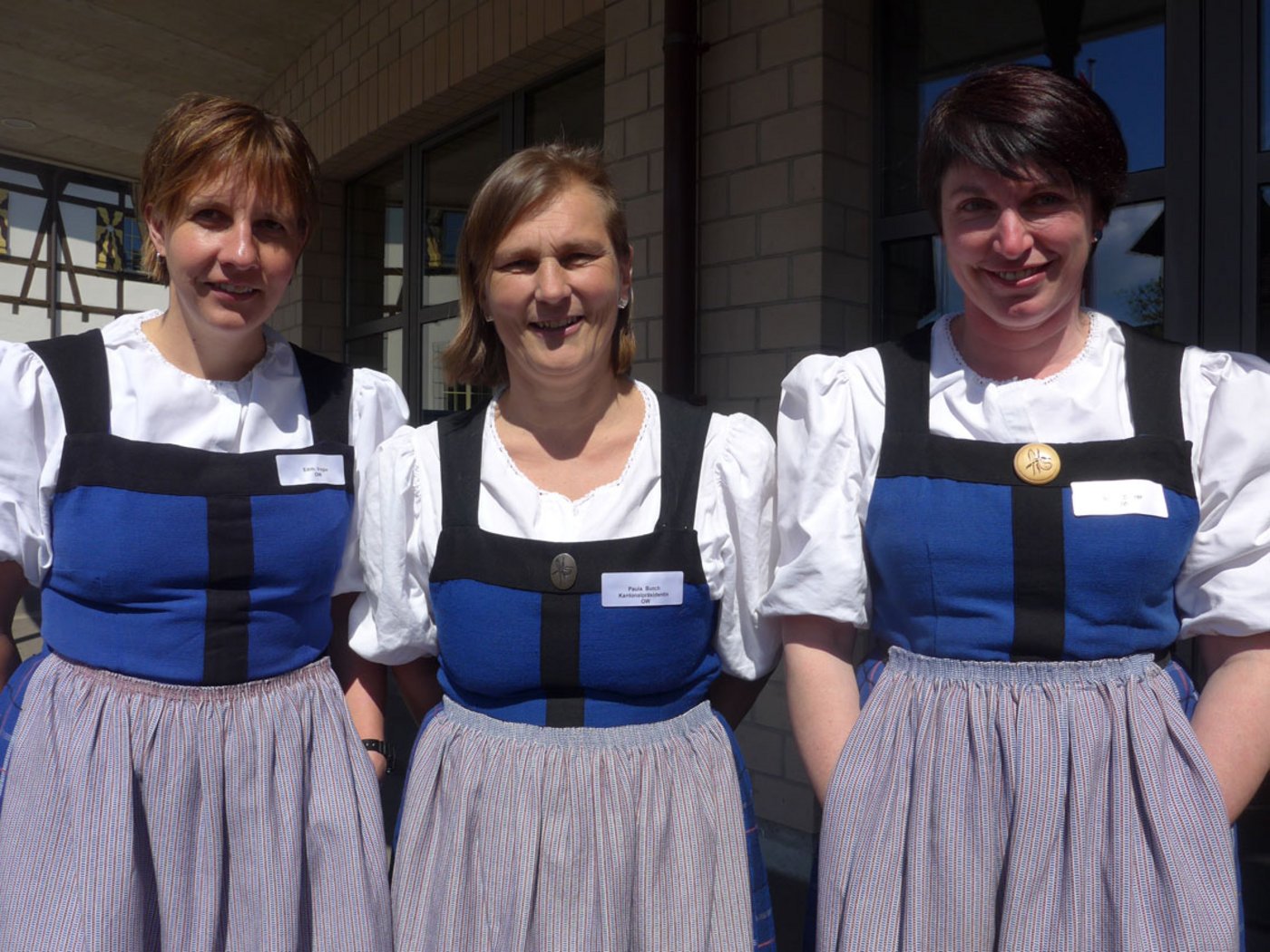 Fröhliches Trio aus Obwalden: Edith Vogler, Sektionspräsidentin Paula Burch und Sonja Durrer.