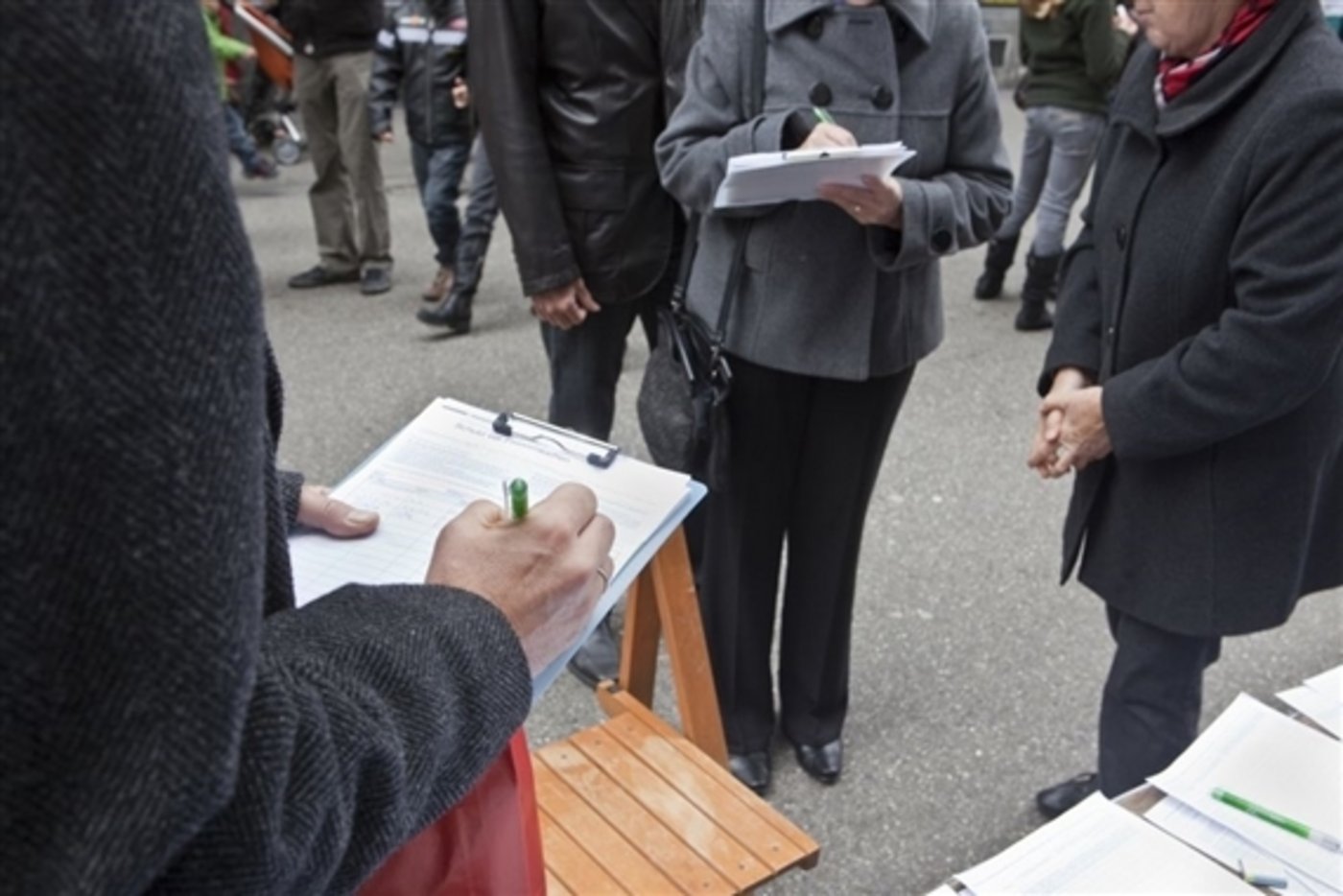 Uniterre hat laut eigenen Angaben genügend Unterschriften für die Initiative für Ernährungssouveränität gesammelt. (Bild Keystone)