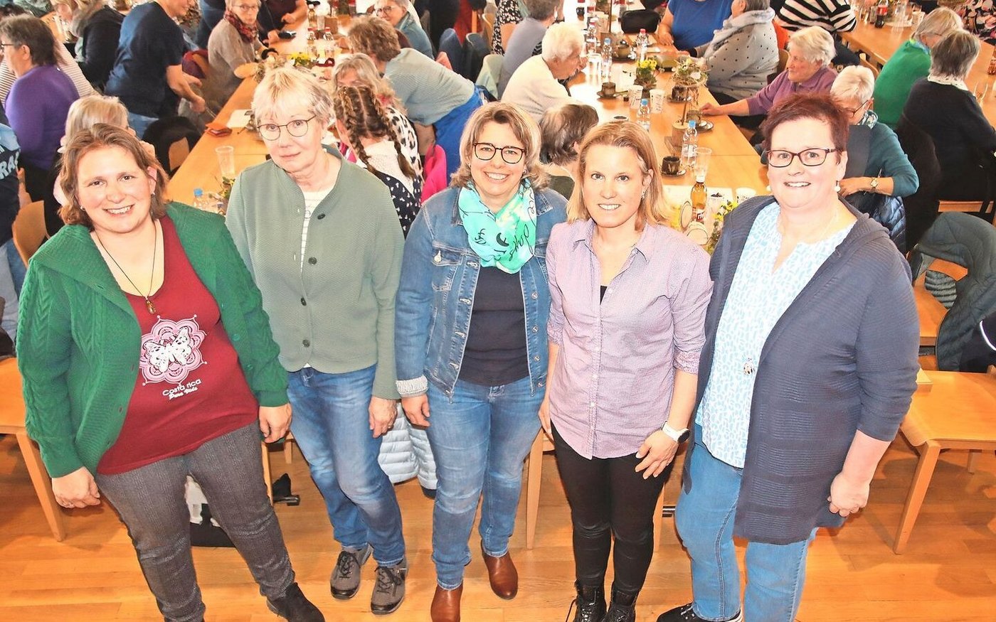 Der Vorstand des Bezirksverein mit Susanne Schär, Inge Stutz, Brigitte Grab, Martina Dünki und Susanna Meister.