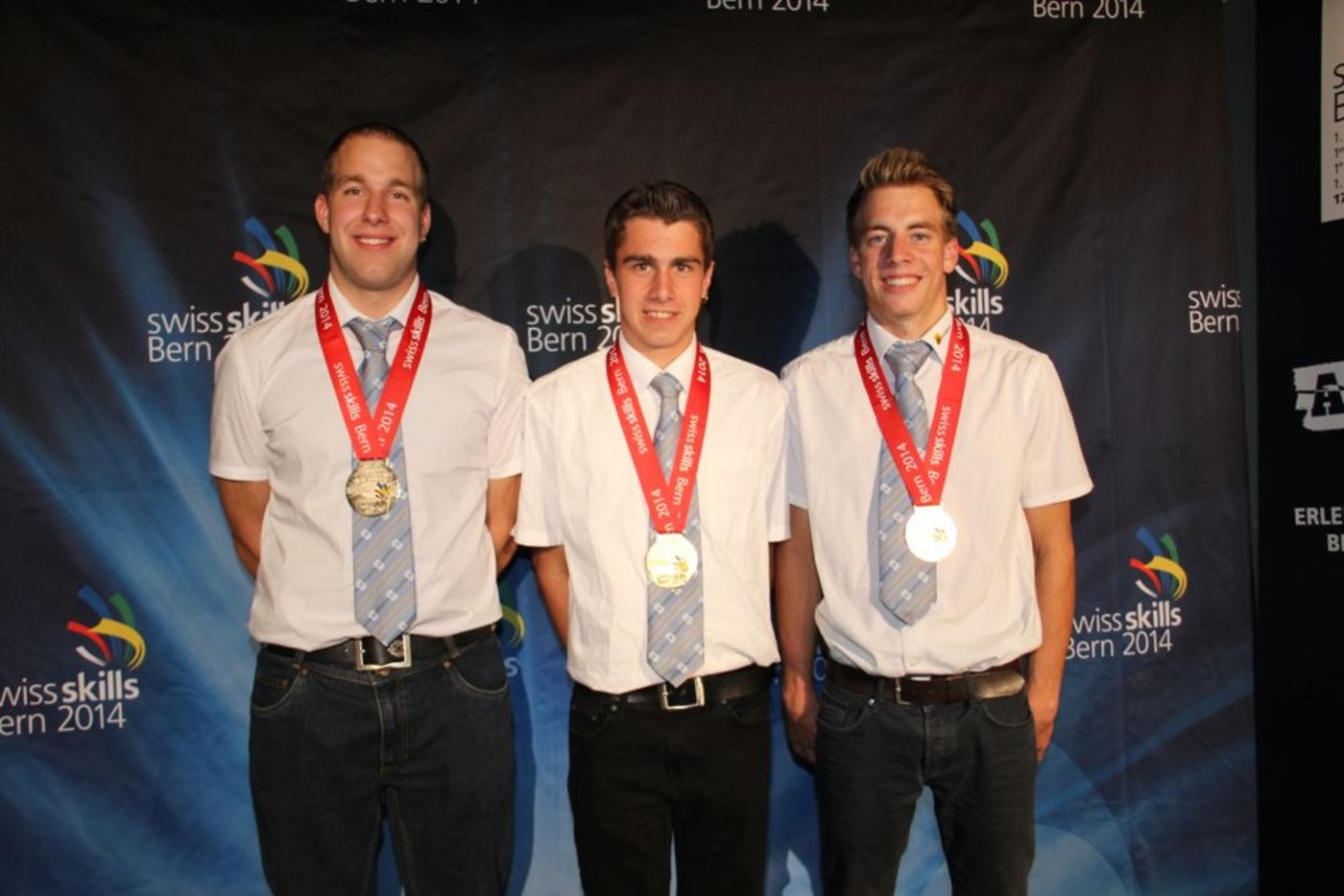 Das Siegerpodest bei den Landwirten: Den Titel holt sich Roman Schirmer (Mitte), Platz zwei geht an Ueli Baumgartner (links), Bronze an Pascal Krebs (rechts). (Bild: SBV)