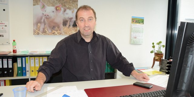 Beat Schmidiger, Bereichsleiter Anicom Zentralschweiz, in seinem Büro in Sursee. (Bild Josef Scherer)