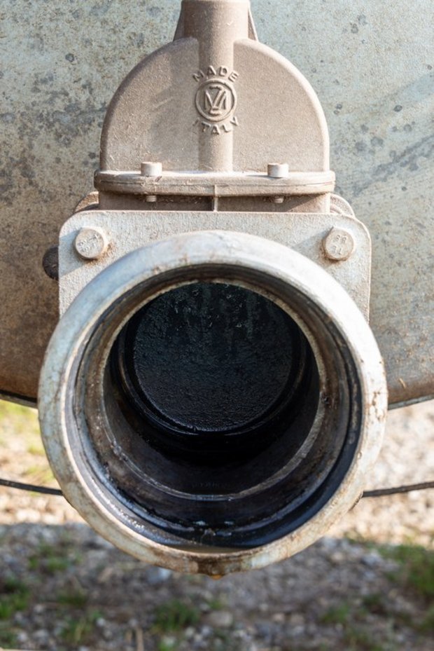 Gonten AI: 20'000 Liter Gülle in Bach geflossen Der Unfallhergang ist noch nicht genau bekannt. (Symbolbild BauZ)