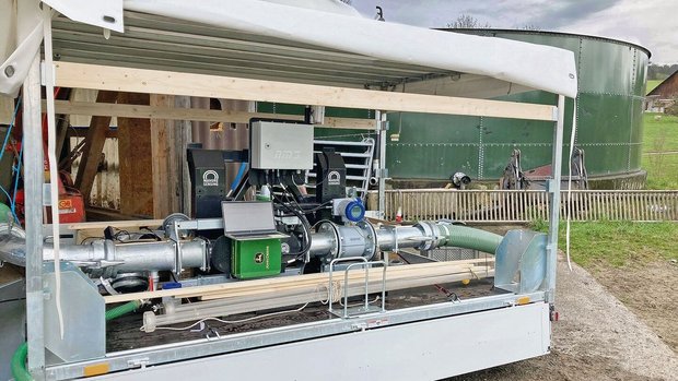 Ein Nirs-Gerät ist hier zu experimentellen Zwecken auf einer Güllepumpstation angebracht und misst die Nährstoffgehalte von flüssigem Hofdünger. Ein Nirs-Gerät ist hier zu experimentellen Zwecken auf einer Güllepumpstation angebracht und misst die Nährstoffgehalte von flüssigem Hofdünger.