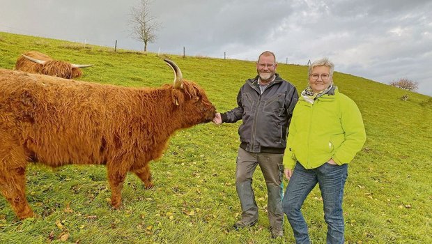 2003 begannen Max Flückiger und Regula Maag mit zwei Highland Cattle. Mittlerweile haben der Landwirt und die Heilpädagogin eine Herde von 22 Tieren.