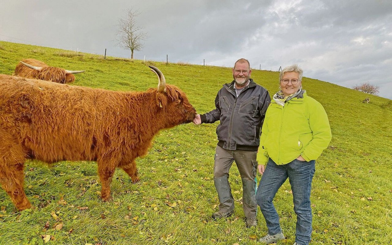 2003 begannen Max Flückiger und Regula Maag mit zwei Highland Cattle. Mittlerweile haben der Landwirt und die Heilpädagogin eine Herde von 22 Tieren.