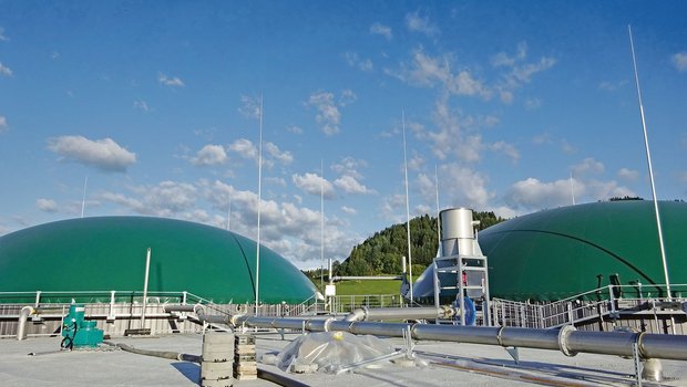 Vom CO2-Gesetz können dank Förderbeiträgen auch landwirtschaftliche Biogasanlagen profitieren. (Bild aem)