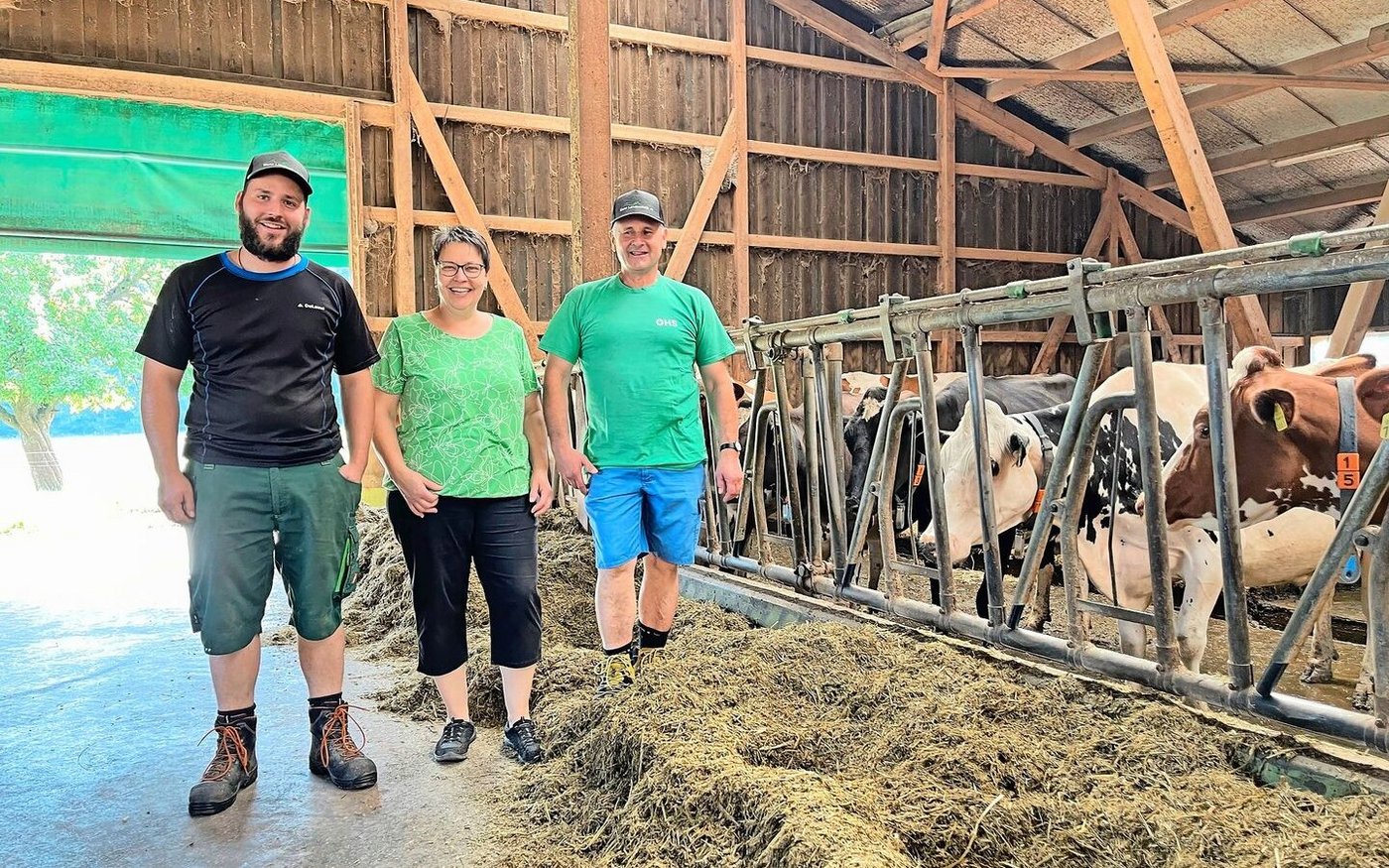 Berichten am 25. Juni über ihre Milchproduktion: Pascal, Bernadette und Ludwig Grüter vom Spitzacher, Hergiswil b. Willisau.