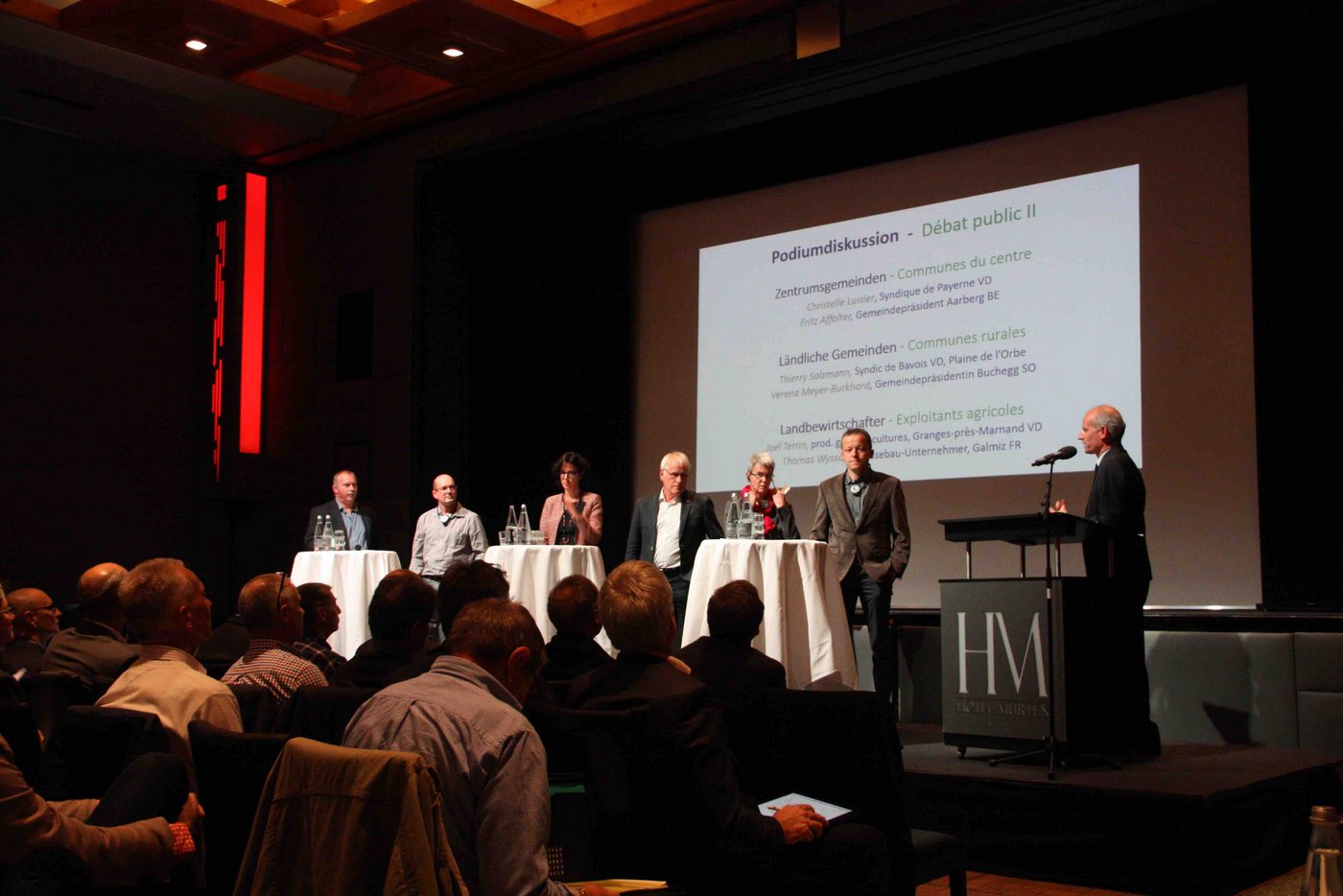 Unterschiedliche Nutzungsinteressen sind vorhanden (v. l. n. r.): Thomas Wyssa, Joel Terrin, Christelle Luisier, Fritz Affolter, Verena Meyer-Burkhard, Thierry Salzmann und Moderator Markus Ith. (Bild aw)
