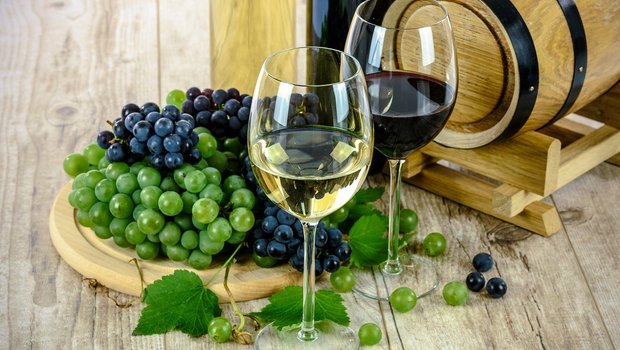 Der Schweizer Weinbau habe stark unter dem Coronavirus gelitten. Der Entscheid der FK-S sei deshalb für die Weinbranche unverständlich. (Bild pixabay)