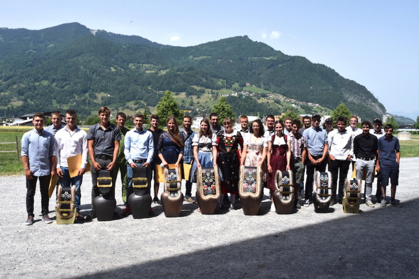 Die Abschlussklasse Landwirt Erstausbildung EFZ. (Bilder Stefanie Giger)