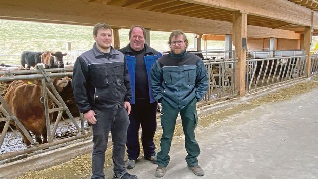 Unternehmerische Fam Unternehmerische Familie: Michel Soltermann (Mitte) mit seinen Söhnen Luc (l.) und Max. Die Munimast ist eines von drei Standbeinen des Betriebs in Mézery-près-Donneloye.