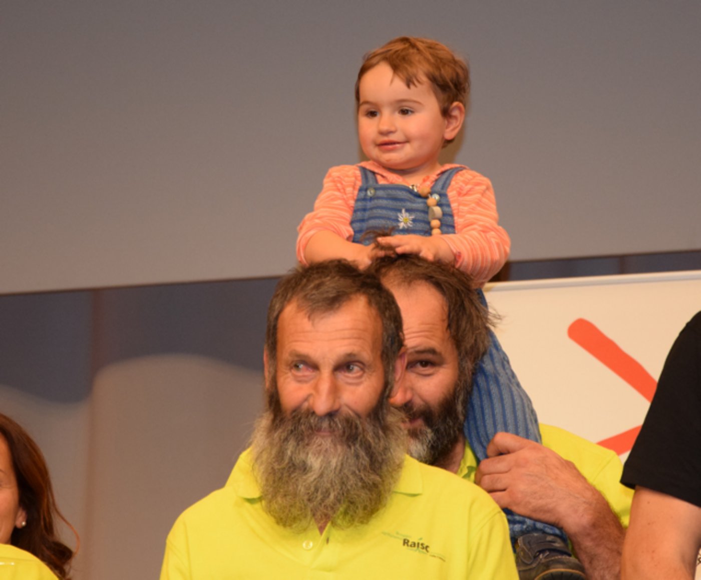 Das kleinste Familienmitglied der Berta's erwärmte die Herzen des Saalpublikums.