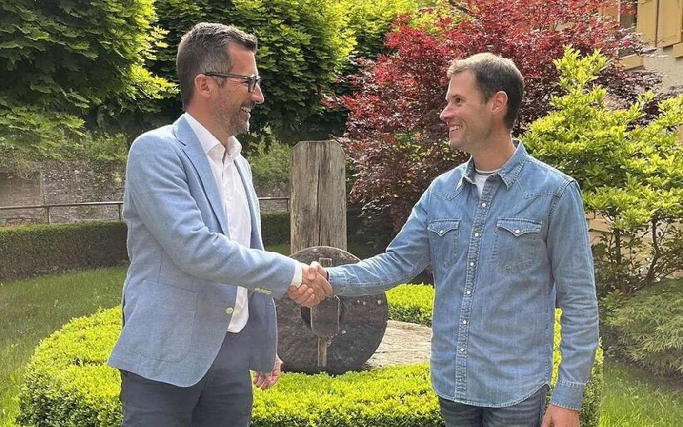 Alain Raymond, CEO GMSA (links), und Alessandro Fontano, Eigentümer der Mulino Maroggia. Beiderseits soll das Sortiment ergänzt werden.