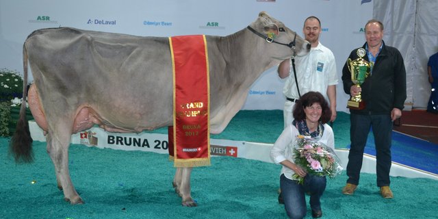 Miss Bruna wurde die bekannte Jongleur Elisa von Adrian Arpagaus aus Falera. 