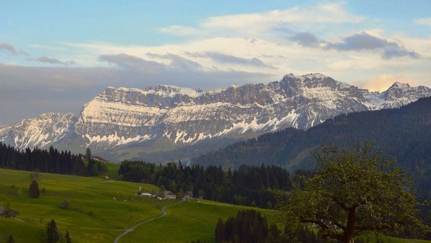 Eggiwil ist geprägt von der Landschaft unter der Schrattenfluh: Der höchste Punkt der Gemeinde liegt mit über 1400 m ü. M. doppelt so hoch wie das Dorf.