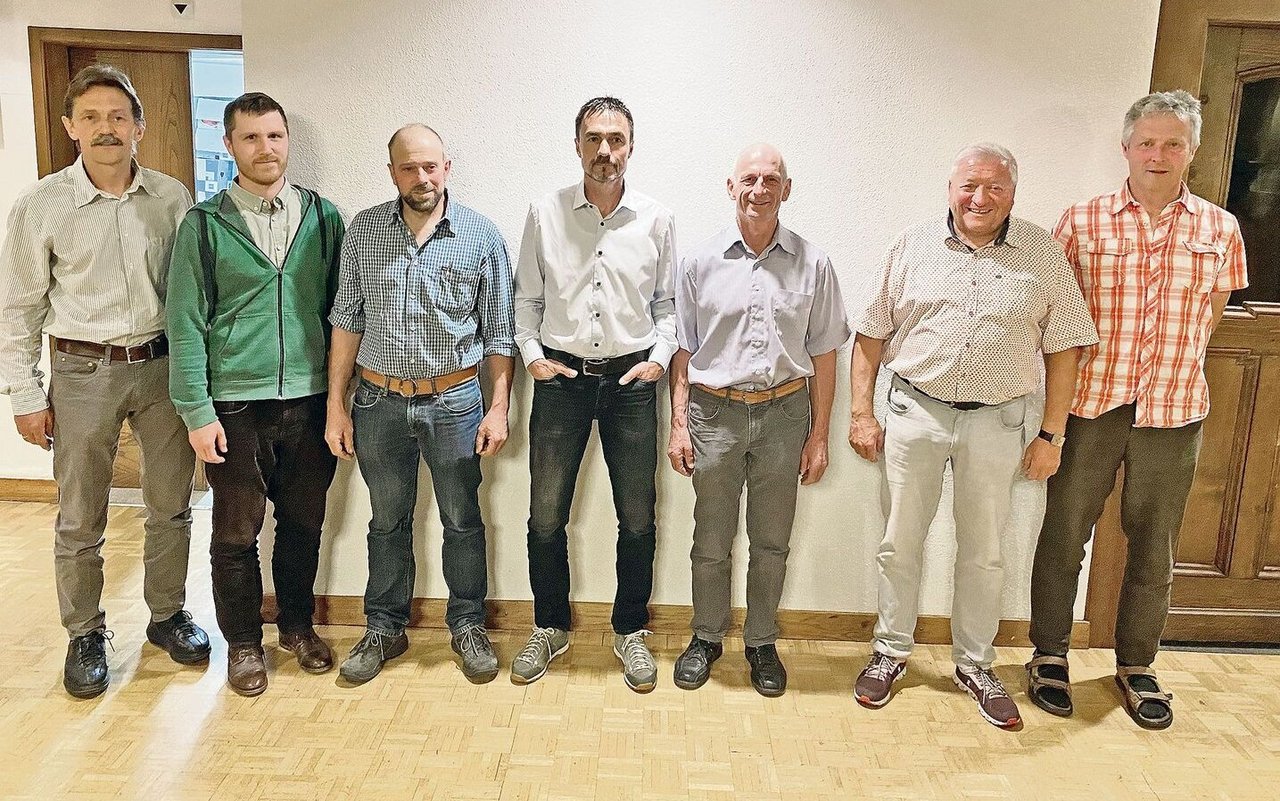 Neue und bisherige Vorstandsmitglieder (v. l. n. r.): Werner Weiss, Marco Imfeld, Willi Ambauen, Stephan Wicki, Dominik Estermann, Kurt Sigrist, Christof Widmer.