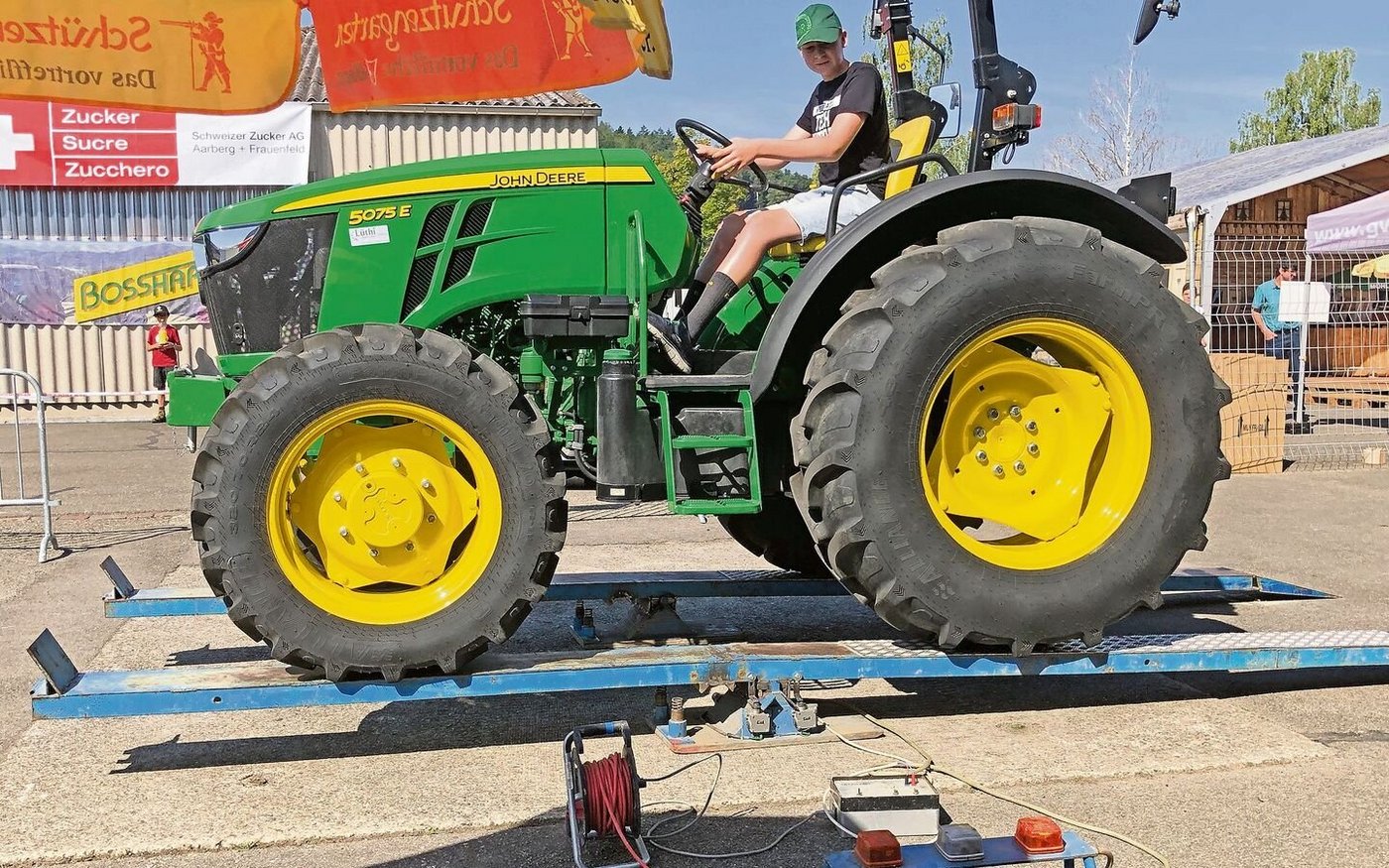 Schön ruhig bleiben, volle Konzentration, gleichmässig und mit Bedacht Gas geben: Auf der Wippe das Gleichgewicht zu finden, ist gar nicht so einfach.