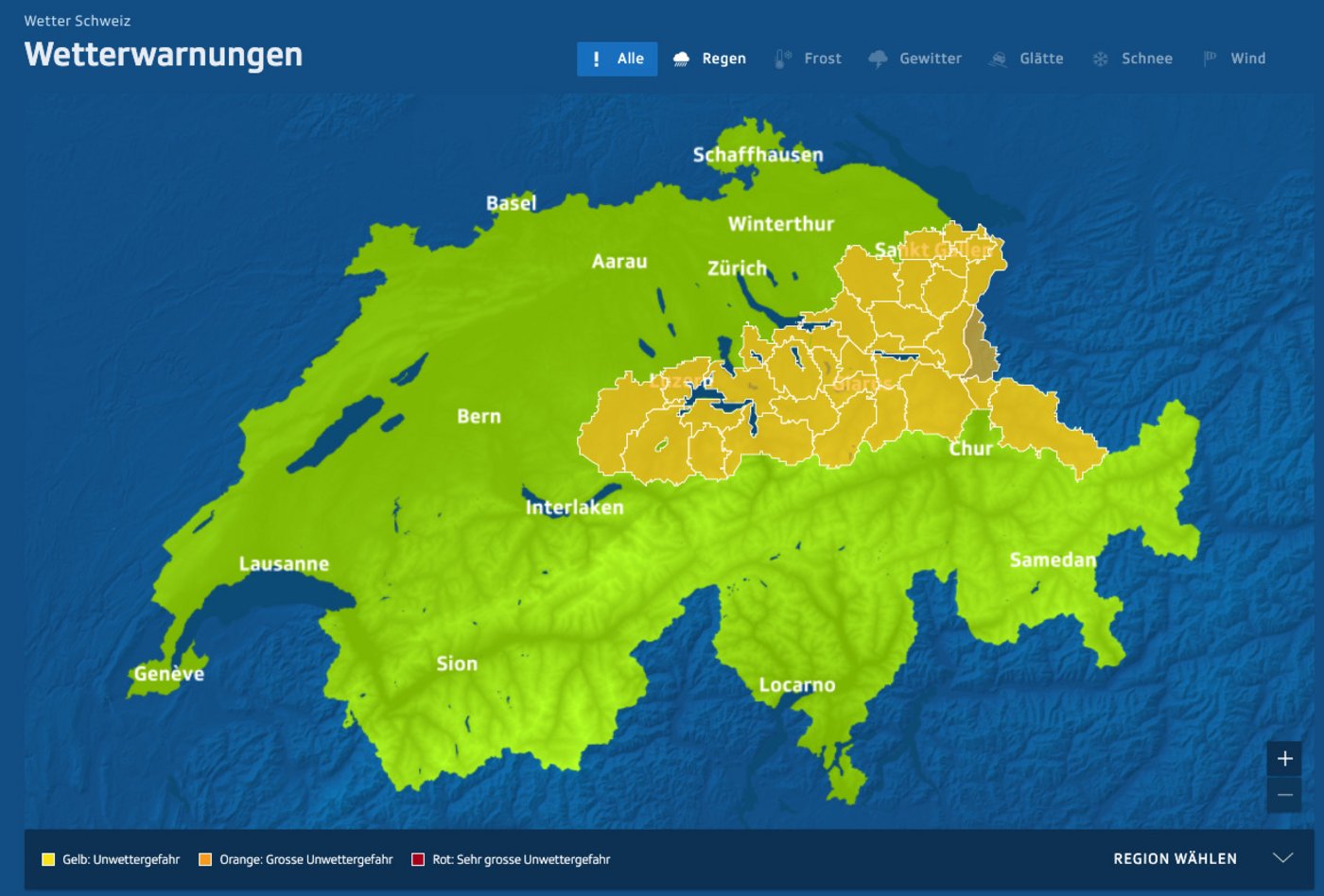 Für das gelb markierte Gebiet wird noch eine grössere Regenmenge erwartet. Daher gibt es dafür eine Unwetterwarnung. (Bild Screenshot SRF Meteo)