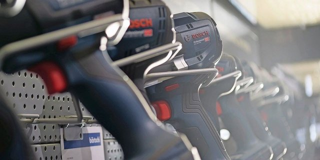 Hersteller bieten bis zu 40 Akkuschrauber-Modelle an – die Wahl des richtigen hängt von Aufgabe, Leistung und eigenem Geschmack ab.