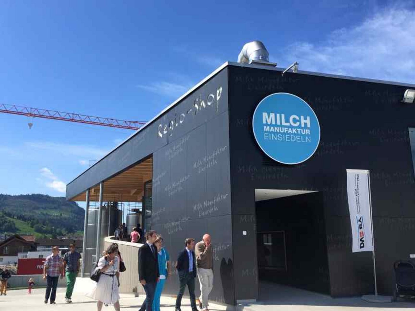 Eindrücklich: Die neue Milchmanufaktur in Einsiedeln SZ. (Bild zVg)
