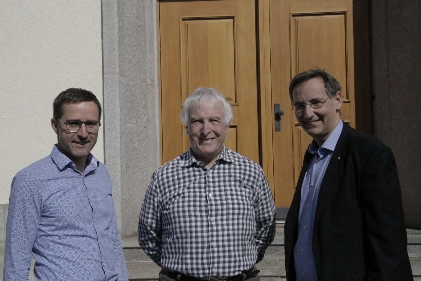 Pius Fölmli, der neue Leiter der Technischen Abteilung des SAB, sein Vorgänger und jahrelanger Mitarbeiter beim SAB, Heinz Aebresold und Markus Egger, der Direktor.   (Bild zVg)